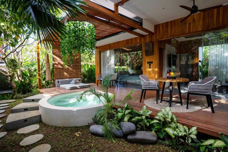 Kayunida - Charming 1BR Wooden Villa in Seminyak - Bed and Breakfast Seminyak