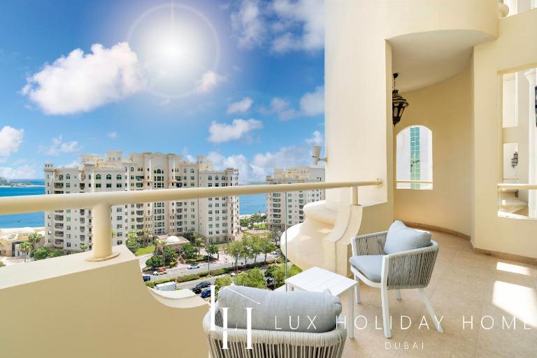 LUX The Shoreline Palm Island Penthouse - B&B Dubai