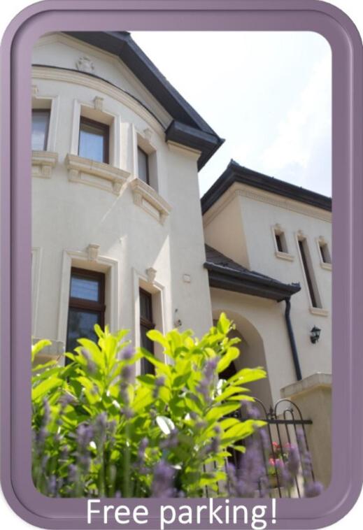 Kúria Apartman Budapest with free parking - Bed and Breakfast Boedapest