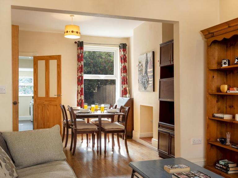 Pass the Keys Modern Home near Trent BridgeNotts County FC - Bed and Breakfast Nottingham
