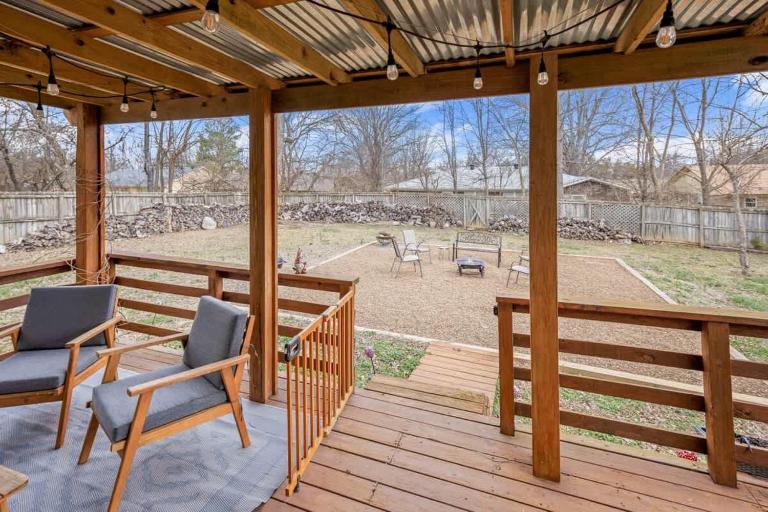 4BR Game-Day Retreat - Foosball & Fire Pit - B&B Fayetteville