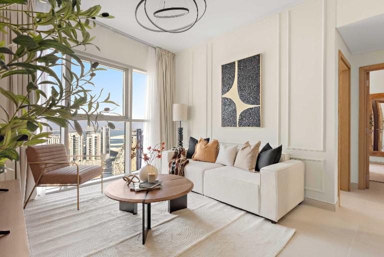 Silkhaus Vacation Homes Lavish 3BDR Stay in Radiant Boulevard - Bed and Breakfast Abu Dhabi