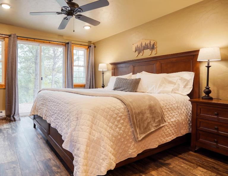 Ponderosa Cabin at Highland Meadows - B&B Hot Springs