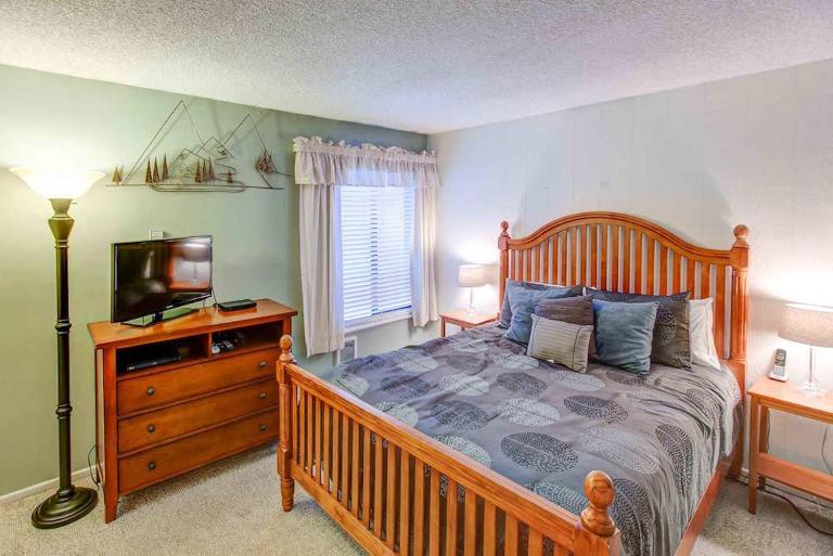Fireside Pool Access Hot Tub & More - B&B Mammoth Lakes