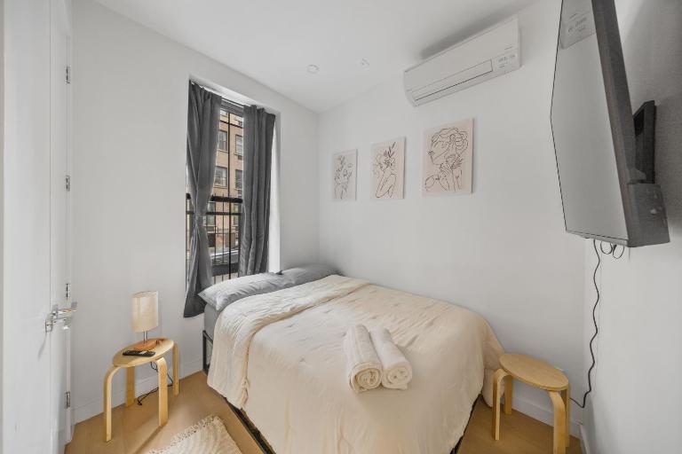 Double Room at a shared Apartment near Times Square - Bed and Breakfast New York