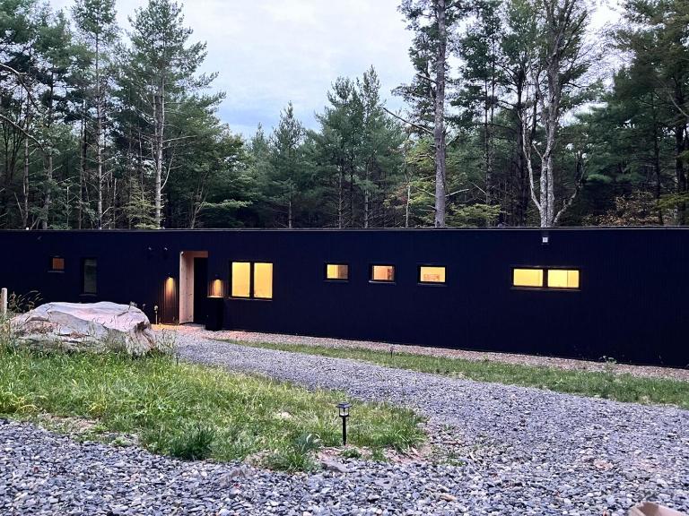 Modern Family Retreat in the Catskills Wilderness - B&B Round Top