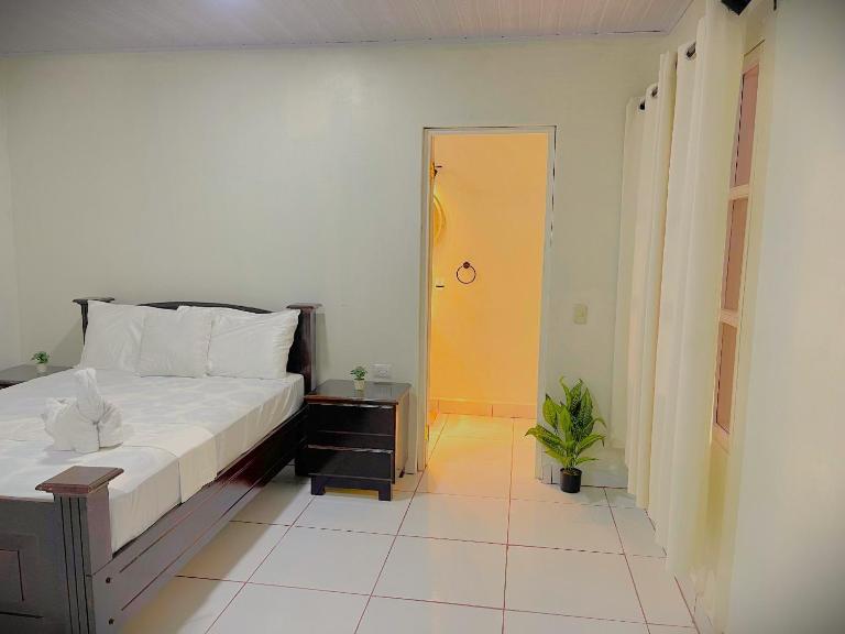 Paradise Island Hostal - Bed and Breakfast Moyogalpa
