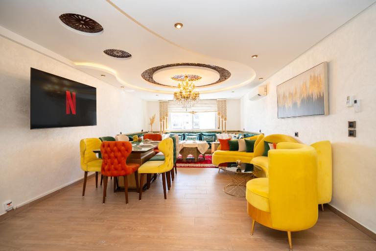 L'étoile de Tanger - Jacuzzi - Proche plage & Corniche - Appartement Chic et Moderne - Jusqu'à 8 personnes - AC, WIFI, IPTV - B&B Tangeri