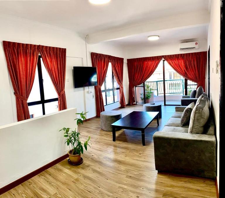 Marina Court Duplex Penthouse - by Promenade Service Apartments - Ferienwohnung Kota Kinabalu