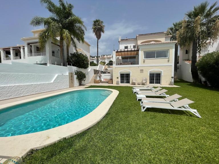 Charming villa in Nerja - B&B Nerja