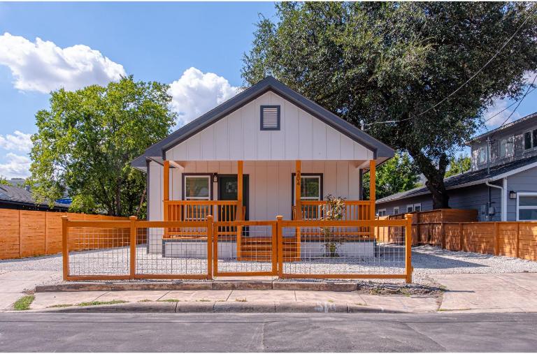 Comfy and Happy Stays Near Riverwalk and Downtown - Ferienwohnung San Antonio