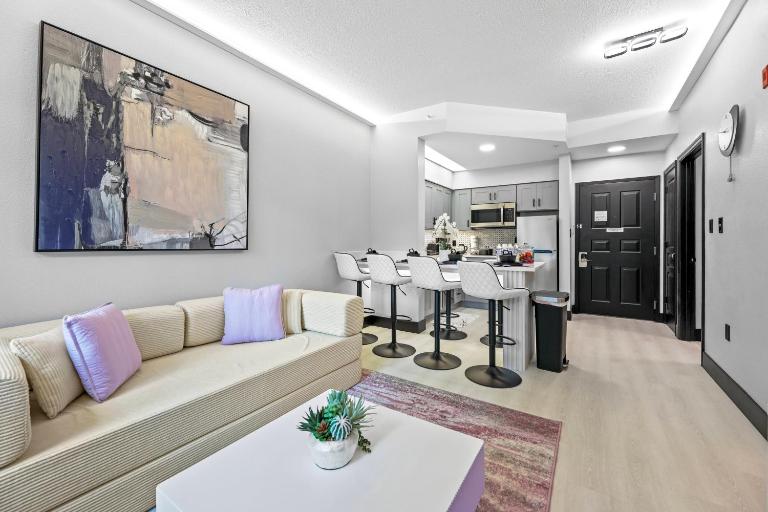 Prime Location 1BR Apt Near Epic OCCC - Ferienwohnung Orlando