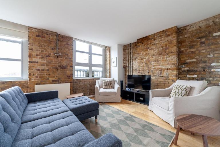 Bright 2-Bed Home near Tower Bridge & Shard - B&B London