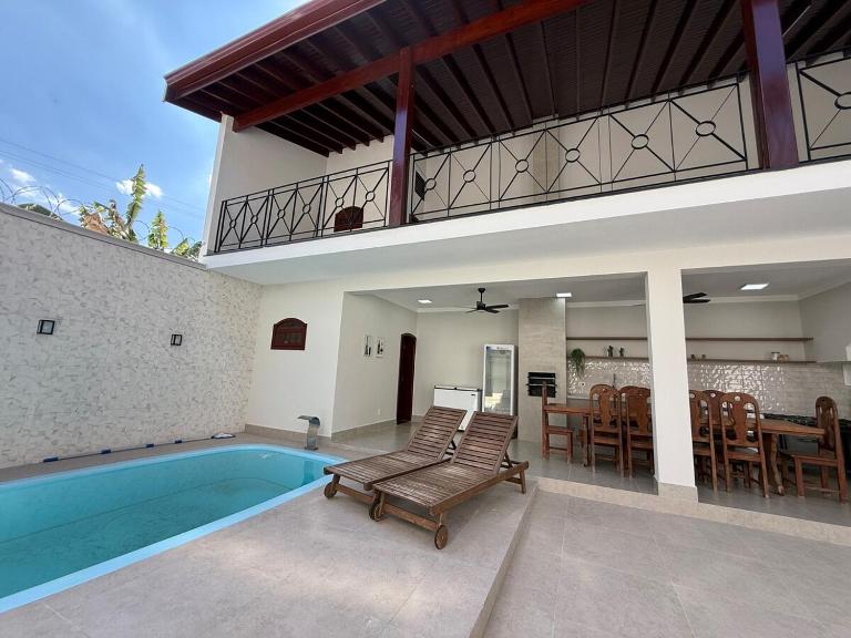 Casa Ampla em Americana - com Piscina Ar condic Churrasqueira Wifi - B&B Americana