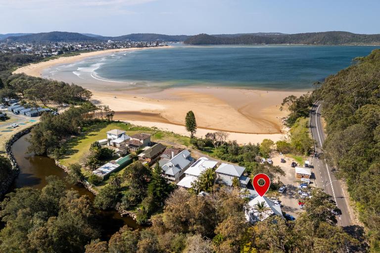 Umina Beachside Getaway - Hot Tub - 5 Bedrooms - Chambres d'hôtes Yaminyi