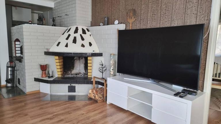 Lumi & Luonto - Private rooms in a 100 sqm 3-BR house with shared common areas - B&B Oulu