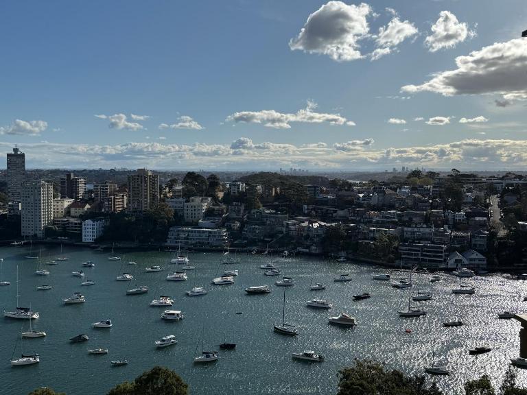Stunning Water View 2b2b Cozy Apt In Milsons Point - B&B Sydney
