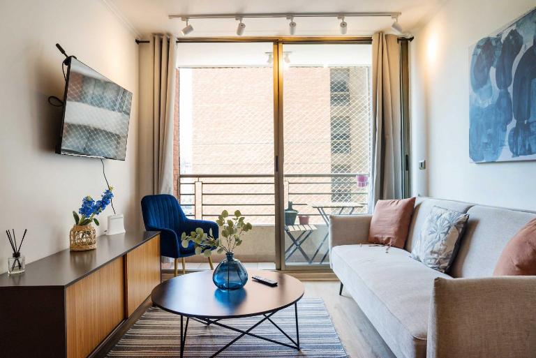 Stylish Oasis for Five in Guardia Vieja - Bed and Breakfast Santiago de Chile