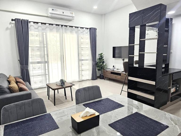Hatyai Luxe Stay Private House for Families and Groups up to 8 Guests - B&B Hat Yai