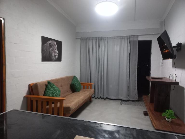 Lion's Cave 3 - B&B Mossel Bay