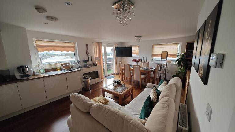 The Bridge - B&B Dartford