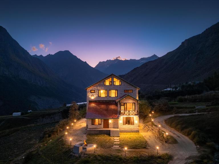 Tinan Khar - B&B Gondla