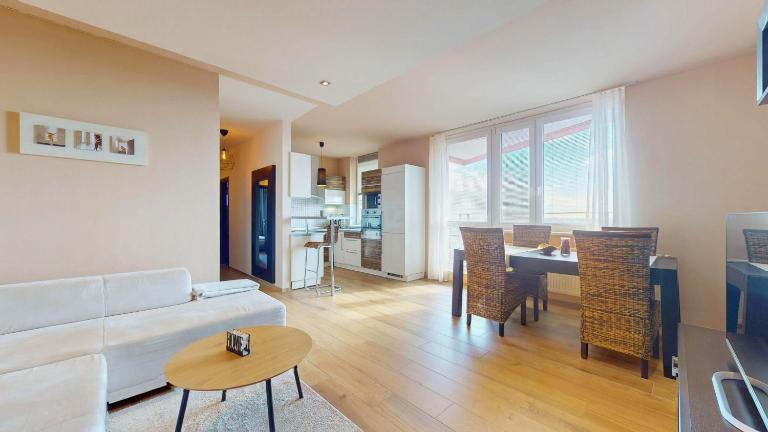 Koloseo apartment with parking - Chambres d'hôtes Bratislava