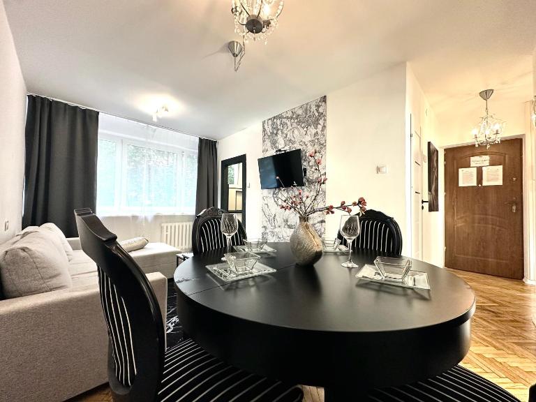 Wita Stwosza Apartment - Self Check-In 20h - Ferienwohnung Wroclaw