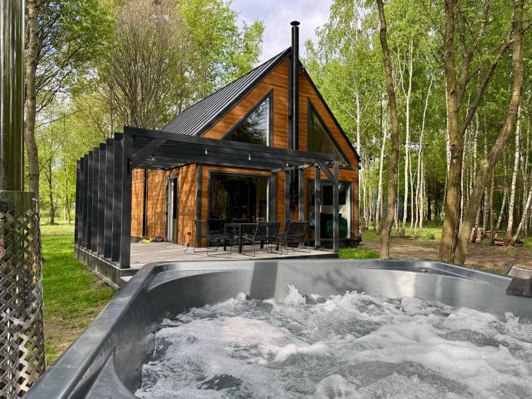 Greenwood I - Dom z Jacuzzi i furtką do lasu - B&B Tuliska
