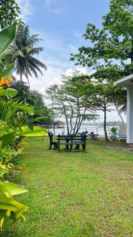 Juula lagoon resort Hikkaduwa - B&B Dodanduwa