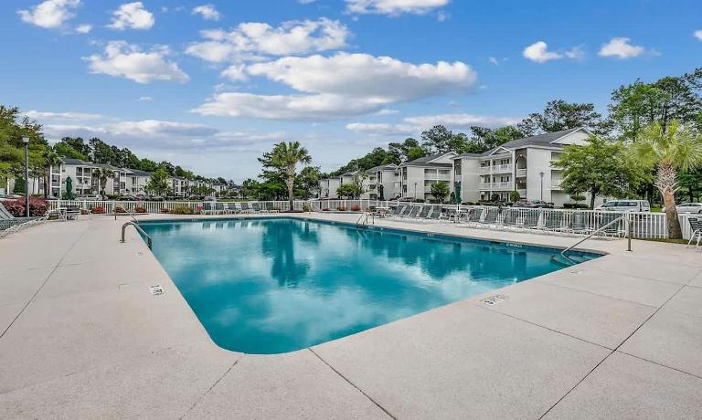 Bright 2BR Condo near Beach & Golf River Oaks - B&B Myrtle Beach