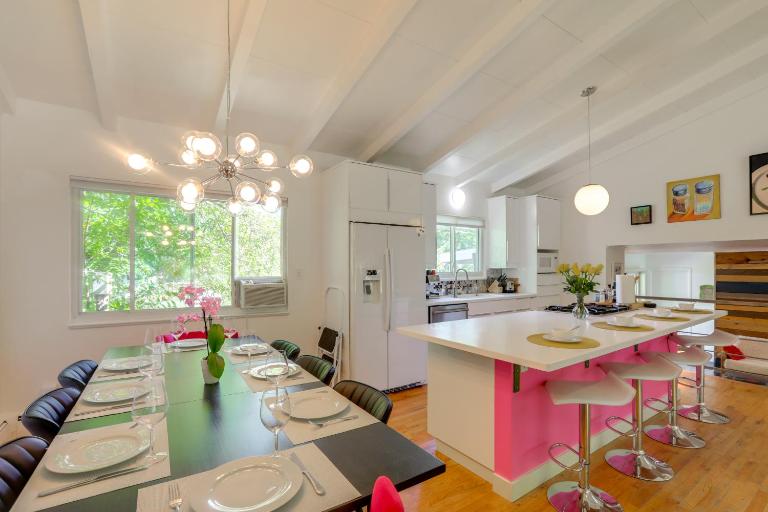 'The Modern Ridge House' w/ Yard in Wheat Ridge - B&B Wheat Ridge