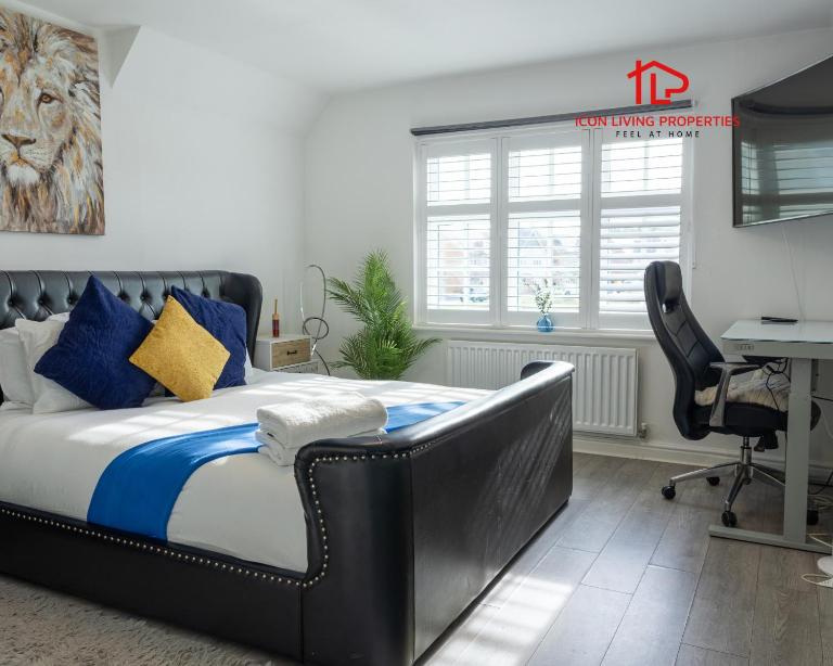 Luxury Five-Bedroom Home with Jacuzzi and Gym - Private One-Bedroom Garden Suite Available Separately - Ferienwohnung Basildon