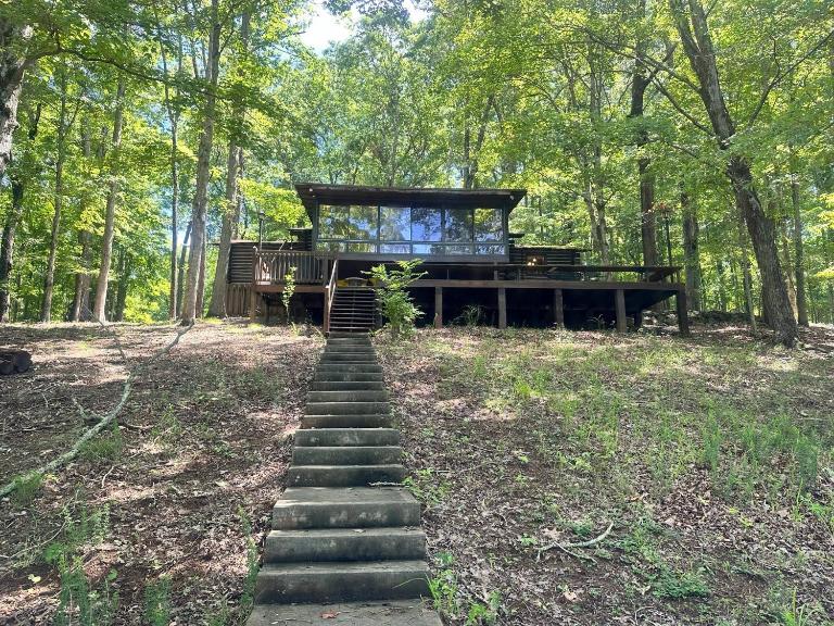 Blue Fish Cabin – Your Lakeside Getaway Awaits - B&B Andersonville