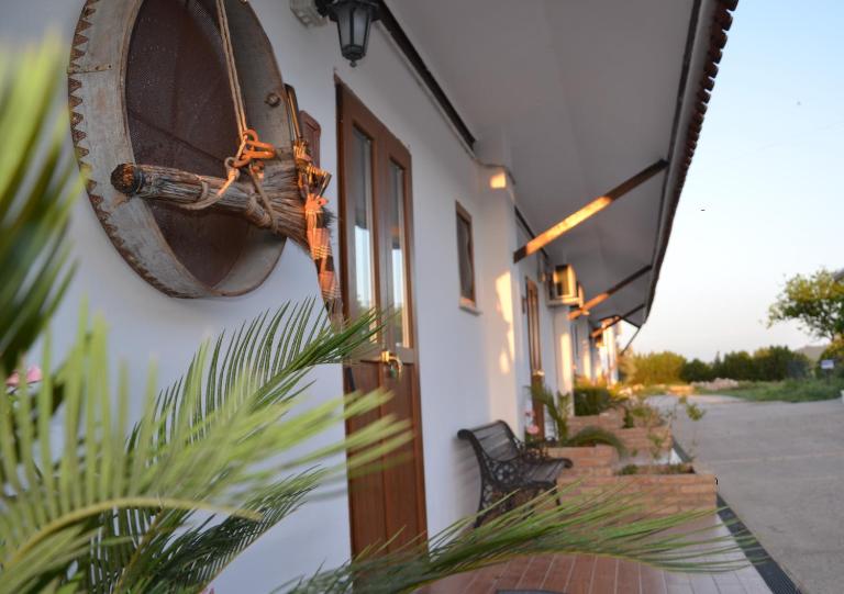 Fontana La Pietra - B&B Pisticci