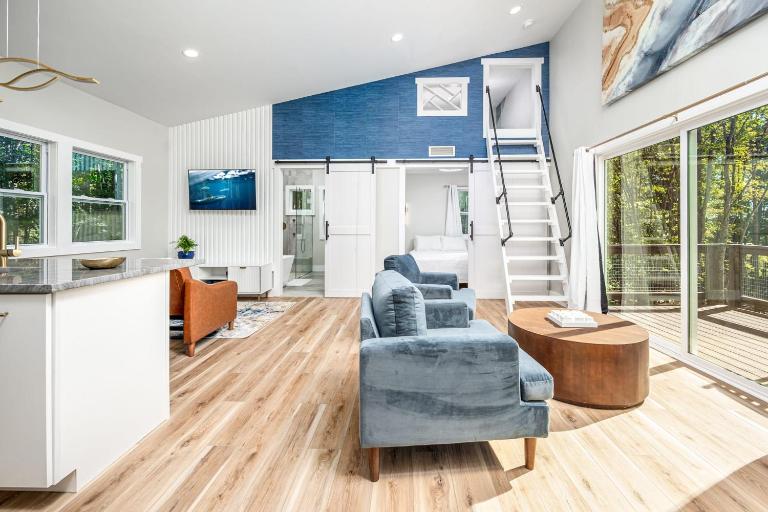 H2O Oasis Tree House - B&B Pittsboro