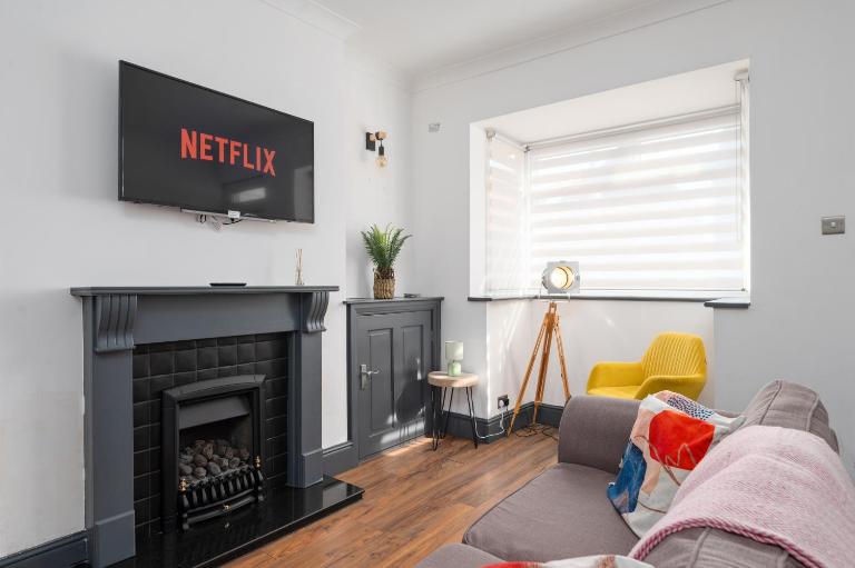 Modern Oasis by the Beach - Parking - Sleeps 6 - Ferienwohnung Cleethorpes