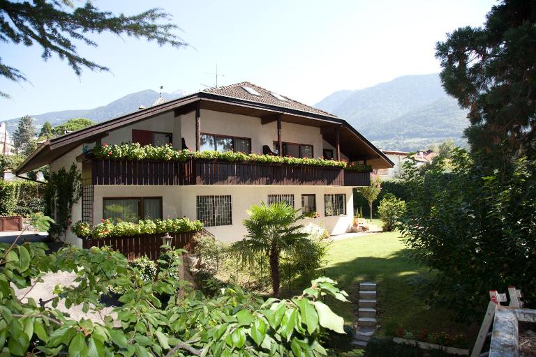 Living Apartments Morgenstern - B&B Merano