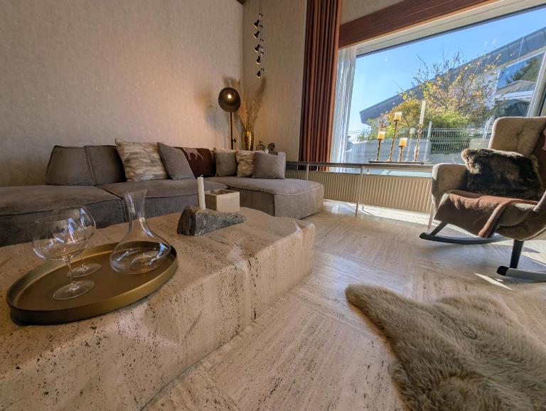 Villa Steinmetz - Whirlpool, Bar & Köln in 20 Min - Ferienwohnung Bergisch Gladbach