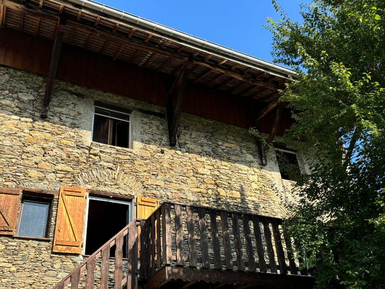 Ancienne maison dans petit village savoyard - Bed and Breakfast La Trinité