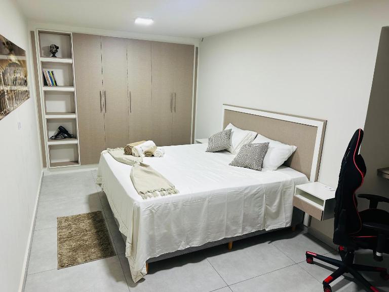 Apto Completo 2 quartos com Garagem Próx Centro, Check-in fácil - Bed and Breakfast Jaguariaíva