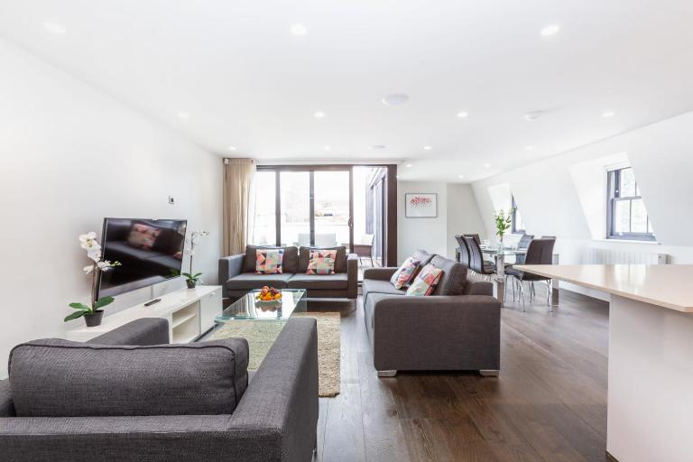 BnBNova - 2BA Penthouse with Private Terrace Soho - Ferienwohnung London