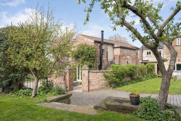 Tanyard Cottage - Whixley, York, North Yorkshire - B&B York