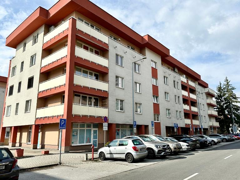 Apartmán Bakossova s parkingom - Bed and Breakfast Banská Bystrica