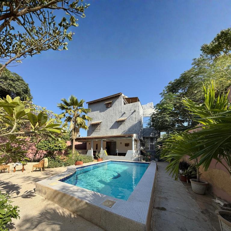 Villa avec piscine, plage et toit-terrasse - B&B Somone
