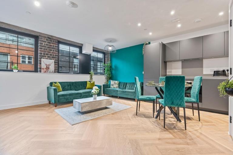 Lockside Haven - Stylish Canal-Side Retreat - B&B Birmingham