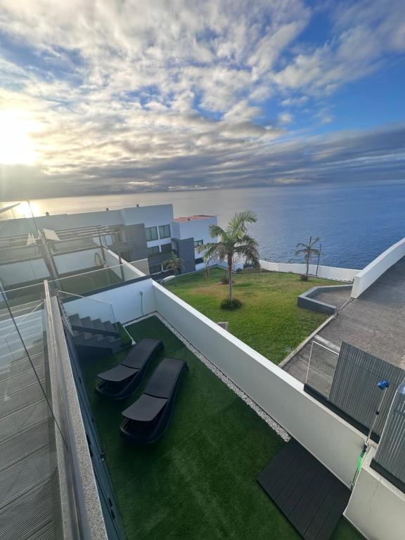 Madeira Home at Cliff Residence - B&B Santa Cruz