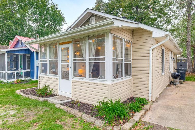Cozy Cottage Just 2 Blocks From the River! - B&B Colonial Beach