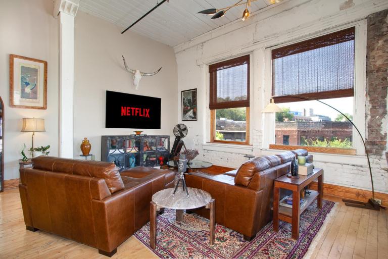 Urban Haven Loft Near Market Square - Chambres d'hôtes Knoxville