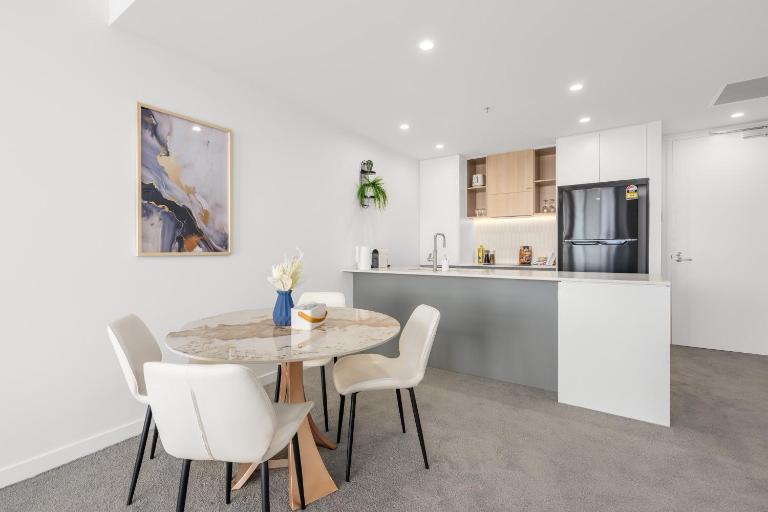Stylish Woden 2BR, Near Hospital, CIT, Westfield - B&B Phillip